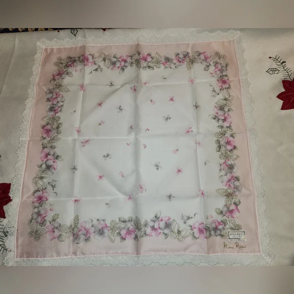 Nina Ricci Pink Floral Lace Handkerchief - NEW WITH STICKER JAPAN Exclusive - Picture 10 of 13